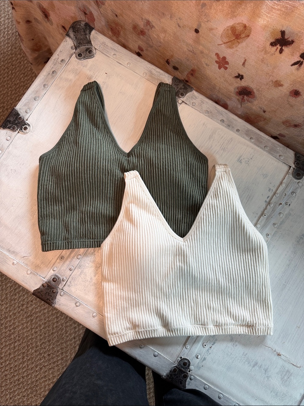 Danskin Ribbed V-Neck Cropped Tank — Olive Green & Cream